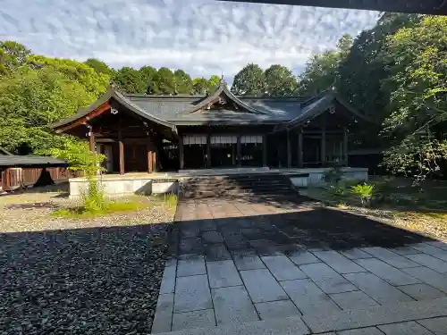 吉野神宮の{uncategorized: "未分類", other: "その他", undefined: "問題あり", building: "その他建物", grave: "お墓", sacred_gate: "鳥居", guardian: "狛犬", statue: "像", buddha: "仏像", history: "歴史", nature: "自然", garden: "庭園", animal: "動物", pagoda: "塔", temizu: "手水舎", mountain_gate: "山門・神門", sanctuary: "本殿・本堂", subordinate: "末社・摂社", art: "芸術", scenery: "景色", jizo: "地蔵", ema: "絵馬", goshuin: "御朱印", omikuji: "おみくじ", items: "授与品その他", amulet: "お守り", goshuincho: "御朱印帳", eats: "食事", festival: "お祭り", votive_dance: "神楽", shichigosan: "七五三参", wedding: "結婚式", experience: "体験その他", initially: "初詣", around: "周辺", anti_infection: "感染症対策"}