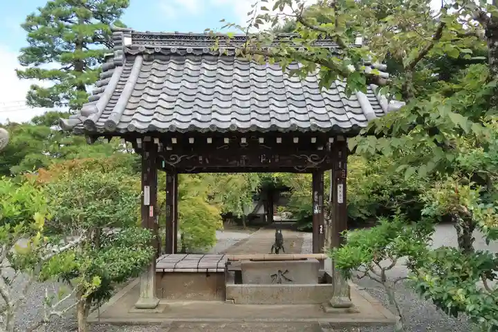 穴太寺の手水舎