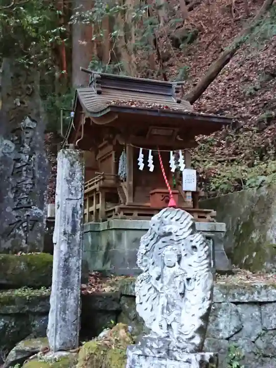 甲斐駒ヶ岳神社の仏像