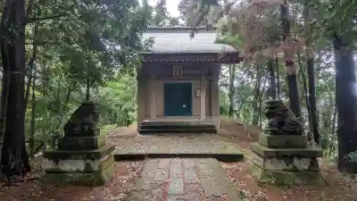 雷神社の{uncategorized: "未分類", other: "その他", undefined: "問題あり", building: "その他建物", grave: "お墓", sacred_gate: "鳥居", guardian: "狛犬", statue: "像", buddha: "仏像", history: "歴史", nature: "自然", garden: "庭園", animal: "動物", pagoda: "塔", temizu: "手水舎", mountain_gate: "山門・神門", sanctuary: "本殿・本堂", subordinate: "末社・摂社", art: "芸術", scenery: "景色", jizo: "地蔵", ema: "絵馬", goshuin: "御朱印", omikuji: "おみくじ", items: "授与品その他", amulet: "お守り", goshuincho: "御朱印帳", eats: "食事", festival: "お祭り", votive_dance: "神楽", shichigosan: "七五三参", wedding: "結婚式", experience: "体験その他", initially: "初詣", around: "周辺", anti_infection: "感染症対策"}