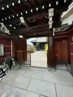 哀愍寺(ちぎり地蔵尊)の山門・神門