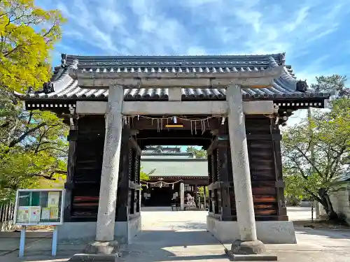 御厨神社の山門