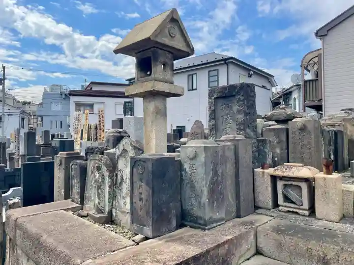浄瀧寺の{uncategorized: "未分類", other: "その他", undefined: "問題あり", building: "その他建物", grave: "お墓", sacred_gate: "鳥居", guardian: "狛犬", statue: "像", buddha: "仏像", history: "歴史", nature: "自然", garden: "庭園", animal: "動物", pagoda: "塔", temizu: "手水舎", mountain_gate: "山門・神門", sanctuary: "本殿・本堂", subordinate: "末社・摂社", art: "芸術", scenery: "景色", jizo: "地蔵", ema: "絵馬", goshuin: "御朱印", omikuji: "おみくじ", items: "授与品その他", amulet: "お守り", goshuincho: "御朱印帳", eats: "食事", festival: "お祭り", votive_dance: "神楽", shichigosan: "七五三参", wedding: "結婚式", experience: "体験その他", initially: "初詣", around: "周辺", anti_infection: "感染症対策"}
