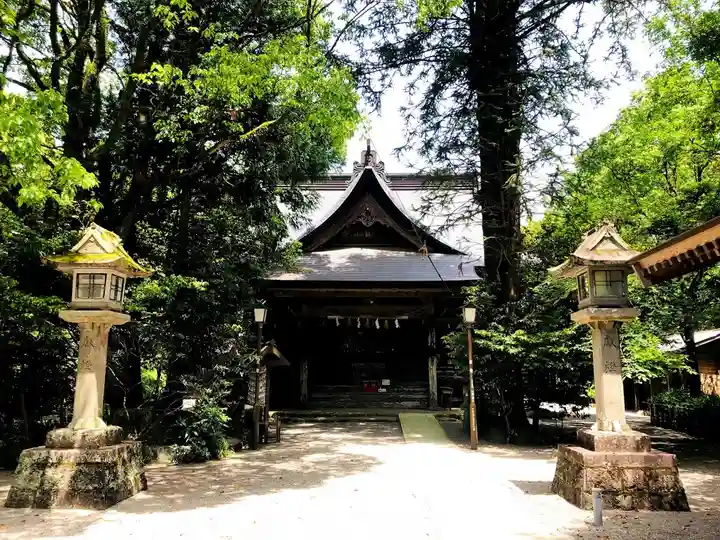 白髪神社の本殿・本堂