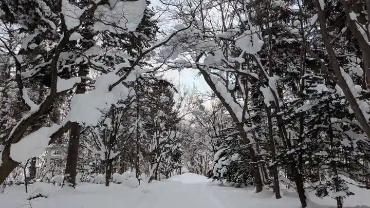 鷹栖神社の庭園
