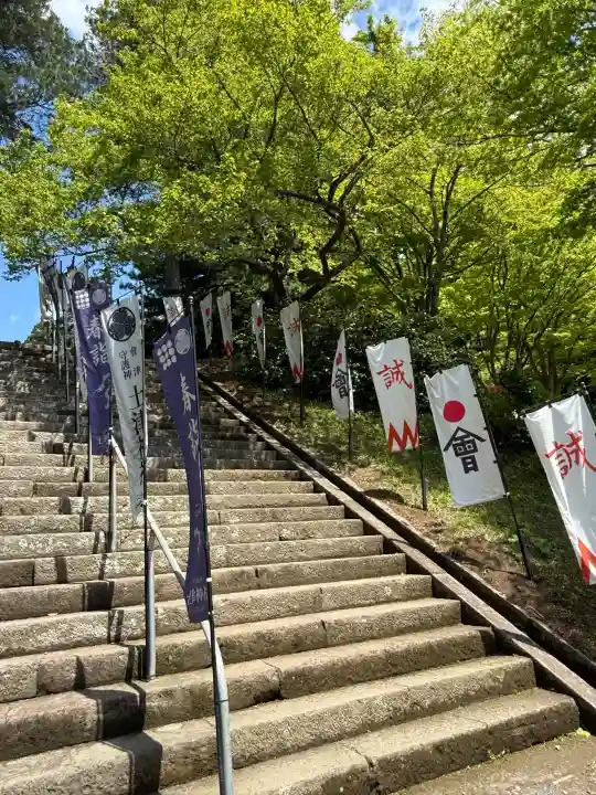 土津神社|こどもと出世の神さまの{uncategorized: "未分類", other: "その他", undefined: "問題あり", building: "その他建物", grave: "お墓", sacred_gate: "鳥居", guardian: "狛犬", statue: "像", buddha: "仏像", history: "歴史", nature: "自然", garden: "庭園", animal: "動物", pagoda: "塔", temizu: "手水舎", mountain_gate: "山門・神門", sanctuary: "本殿・本堂", subordinate: "末社・摂社", art: "芸術", scenery: "景色", jizo: "地蔵", ema: "絵馬", goshuin: "御朱印", omikuji: "おみくじ", items: "授与品その他", amulet: "お守り", goshuincho: "御朱印帳", eats: "食事", festival: "お祭り", votive_dance: "神楽", shichigosan: "七五三参", wedding: "結婚式", experience: "体験その他", initially: "初詣", around: "周辺", anti_infection: "感染症対策"}