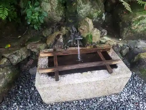 律院の手水舎