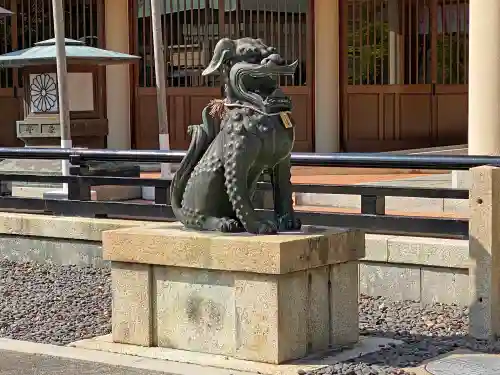 三重縣護國神社の狛犬