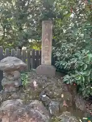 穴八幡宮の建物その他