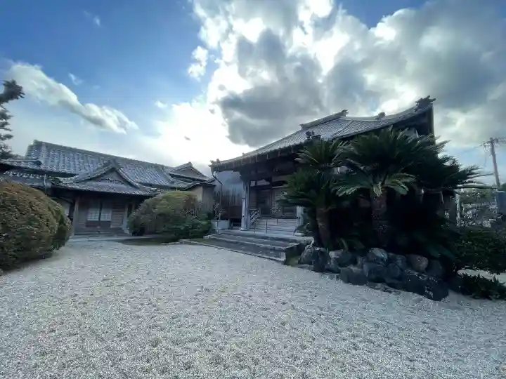 真福寺の{uncategorized: "未分類", other: "その他", undefined: "問題あり", building: "その他建物", grave: "お墓", sacred_gate: "鳥居", guardian: "狛犬", statue: "像", buddha: "仏像", history: "歴史", nature: "自然", garden: "庭園", animal: "動物", pagoda: "塔", temizu: "手水舎", mountain_gate: "山門・神門", sanctuary: "本殿・本堂", subordinate: "末社・摂社", art: "芸術", scenery: "景色", jizo: "地蔵", ema: "絵馬", goshuin: "御朱印", omikuji: "おみくじ", items: "授与品その他", amulet: "お守り", goshuincho: "御朱印帳", eats: "食事", festival: "お祭り", votive_dance: "神楽", shichigosan: "七五三参", wedding: "結婚式", experience: "体験その他", initially: "初詣", around: "周辺", anti_infection: "感染症対策"}