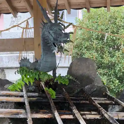 闇無浜神社の手水舎