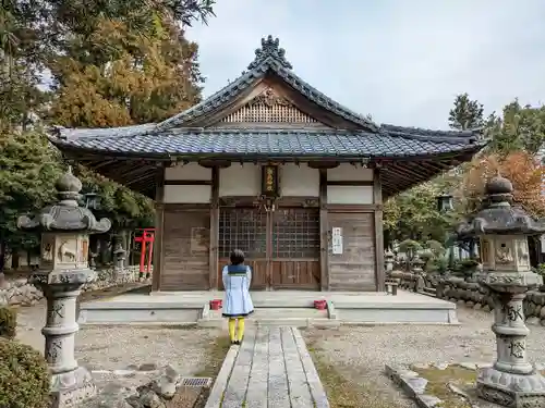 白鳥神社の本殿