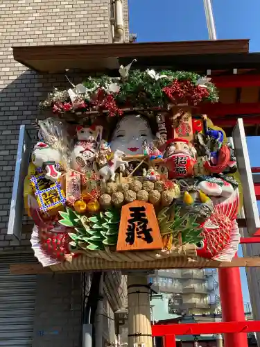 鷲神社の{uncategorized: "未分類", other: "その他", undefined: "問題あり", building: "その他建物", grave: "お墓", sacred_gate: "鳥居", guardian: "狛犬", statue: "像", buddha: "仏像", history: "歴史", nature: "自然", garden: "庭園", animal: "動物", pagoda: "塔", temizu: "手水舎", mountain_gate: "山門・神門", sanctuary: "本殿・本堂", subordinate: "末社・摂社", art: "芸術", scenery: "景色", jizo: "地蔵", ema: "絵馬", goshuin: "御朱印", omikuji: "おみくじ", items: "授与品その他", amulet: "お守り", goshuincho: "御朱印帳", eats: "食事", festival: "お祭り", votive_dance: "神楽", shichigosan: "七五三参", wedding: "結婚式", experience: "体験その他", initially: "初詣", around: "周辺", anti_infection: "感染症対策"}