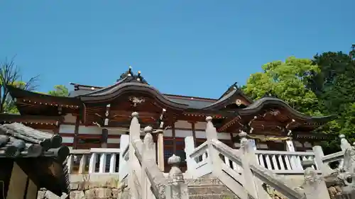 鶴崎神社の本殿