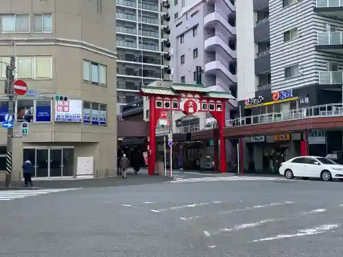 川崎大師（平間寺）の{uncategorized: "未分類", other: "その他", undefined: "問題あり", building: "その他建物", grave: "お墓", sacred_gate: "鳥居", guardian: "狛犬", statue: "像", buddha: "仏像", history: "歴史", nature: "自然", garden: "庭園", animal: "動物", pagoda: "塔", temizu: "手水舎", mountain_gate: "山門・神門", sanctuary: "本殿・本堂", subordinate: "末社・摂社", art: "芸術", scenery: "景色", jizo: "地蔵", ema: "絵馬", goshuin: "御朱印", omikuji: "おみくじ", items: "授与品その他", amulet: "お守り", goshuincho: "御朱印帳", eats: "食事", festival: "お祭り", votive_dance: "神楽", shichigosan: "七五三参", wedding: "結婚式", experience: "体験その他", initially: "初詣", around: "周辺", anti_infection: "感染症対策"}