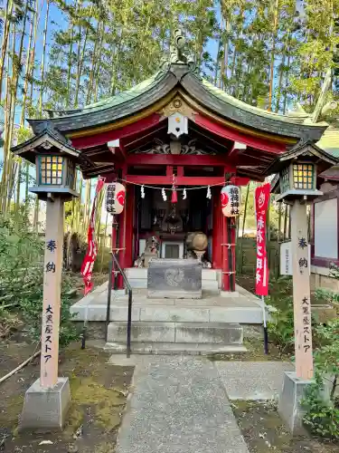 鷺宮八幡神社の{uncategorized: "未分類", other: "その他", undefined: "問題あり", building: "その他建物", grave: "お墓", sacred_gate: "鳥居", guardian: "狛犬", statue: "像", buddha: "仏像", history: "歴史", nature: "自然", garden: "庭園", animal: "動物", pagoda: "塔", temizu: "手水舎", mountain_gate: "山門・神門", sanctuary: "本殿・本堂", subordinate: "末社・摂社", art: "芸術", scenery: "景色", jizo: "地蔵", ema: "絵馬", goshuin: "御朱印", omikuji: "おみくじ", items: "授与品その他", amulet: "お守り", goshuincho: "御朱印帳", eats: "食事", festival: "お祭り", votive_dance: "神楽", shichigosan: "七五三参", wedding: "結婚式", experience: "体験その他", initially: "初詣", around: "周辺", anti_infection: "感染症対策"}