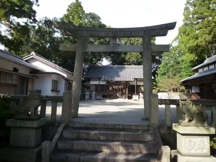 関神社の鳥居
