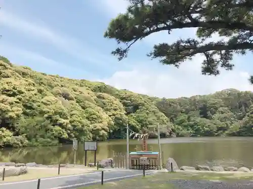 桜ヶ池池宮神社の庭園