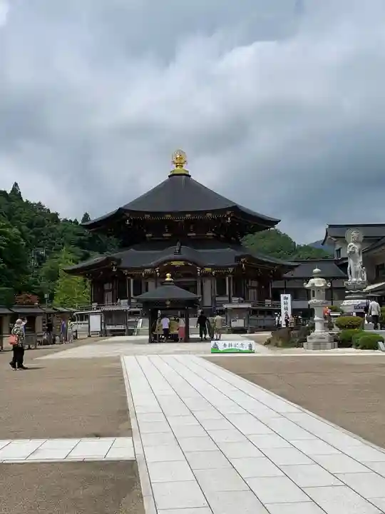 西方寺の本殿・本堂