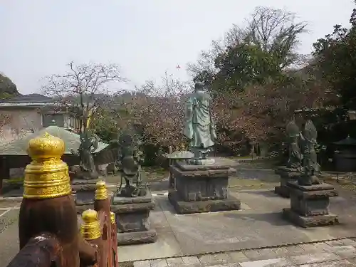 長勝寺の像