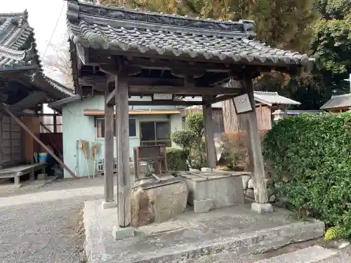 八幡神社(水口町新城)の{uncategorized: "未分類", other: "その他", undefined: "問題あり", building: "その他建物", grave: "お墓", sacred_gate: "鳥居", guardian: "狛犬", statue: "像", buddha: "仏像", history: "歴史", nature: "自然", garden: "庭園", animal: "動物", pagoda: "塔", temizu: "手水舎", mountain_gate: "山門・神門", sanctuary: "本殿・本堂", subordinate: "末社・摂社", art: "芸術", scenery: "景色", jizo: "地蔵", ema: "絵馬", goshuin: "御朱印", omikuji: "おみくじ", items: "授与品その他", amulet: "お守り", goshuincho: "御朱印帳", eats: "食事", festival: "お祭り", votive_dance: "神楽", shichigosan: "七五三参", wedding: "結婚式", experience: "体験その他", initially: "初詣", around: "周辺", anti_infection: "感染症対策"}