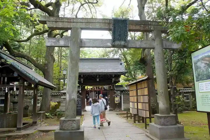 赤坂氷川神社の鳥居