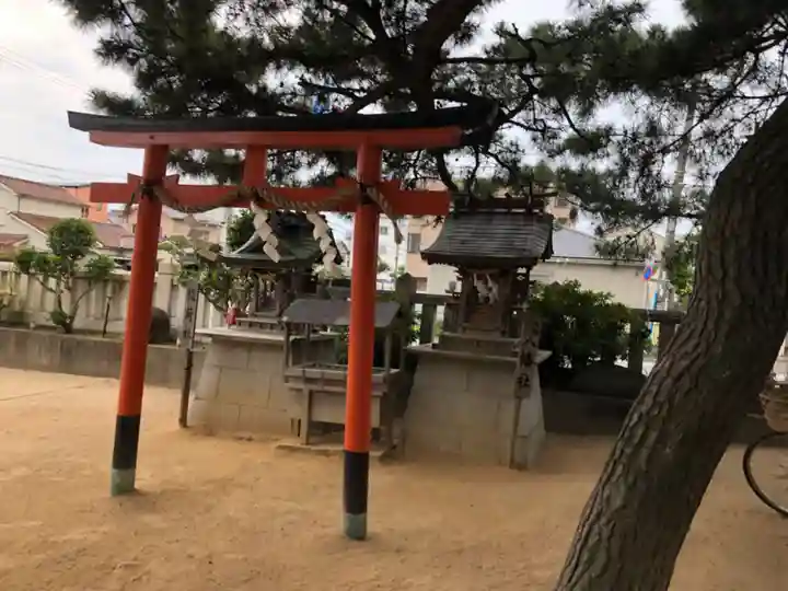 岩屋神社の末社・摂社