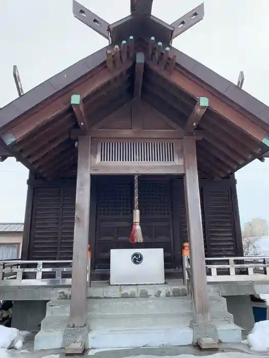 瑞穂神社の本殿