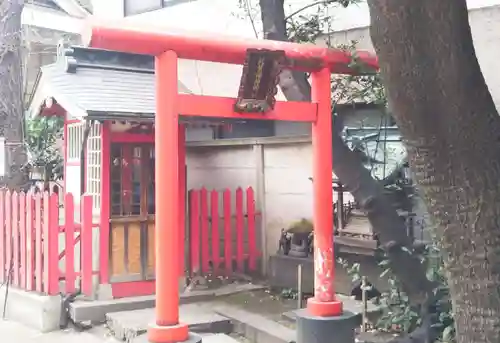 銀杏岡八幡神社の末社・摂社