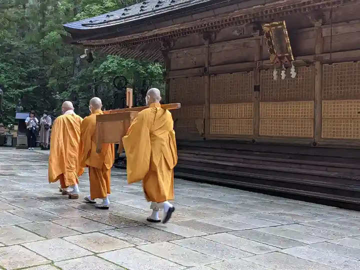 高野山金剛峯寺奥の院(和歌山県)