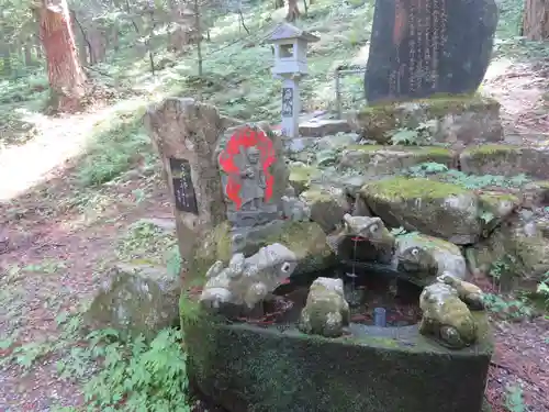 御嶽神社(王滝口）里宮の狛犬