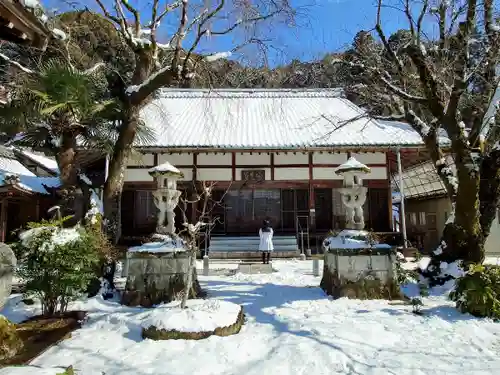 竜現寺（龍現寺）の本殿・本堂