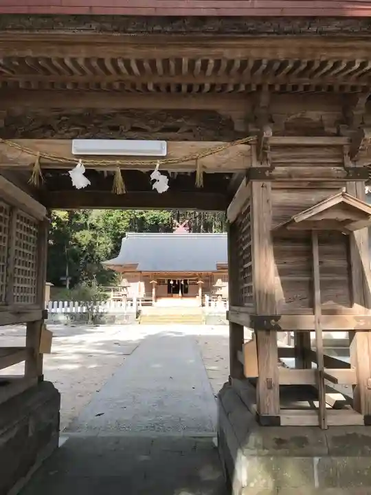 秋鹿神社の山門・神門