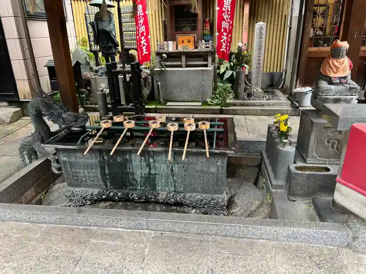 袋町お聖天 福生院の手水舎