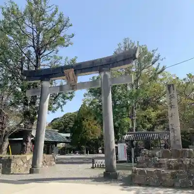 闘鶏神社の{uncategorized: "未分類", other: "その他", undefined: "問題あり", building: "その他建物", grave: "お墓", sacred_gate: "鳥居", guardian: "狛犬", statue: "像", buddha: "仏像", history: "歴史", nature: "自然", garden: "庭園", animal: "動物", pagoda: "塔", temizu: "手水舎", mountain_gate: "山門・神門", sanctuary: "本殿・本堂", subordinate: "末社・摂社", art: "芸術", scenery: "景色", jizo: "地蔵", ema: "絵馬", goshuin: "御朱印", omikuji: "おみくじ", items: "授与品その他", amulet: "お守り", goshuincho: "御朱印帳", eats: "食事", festival: "お祭り", votive_dance: "神楽", shichigosan: "七五三参", wedding: "結婚式", experience: "体験その他", initially: "初詣", around: "周辺", anti_infection: "感染症対策"}