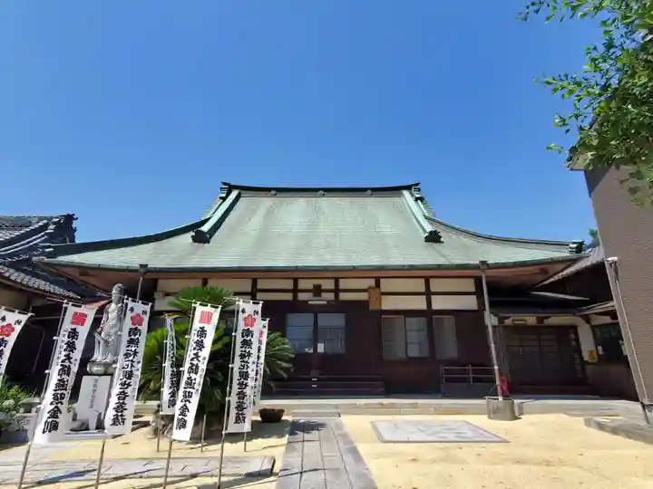 興昌寺の本殿・本堂