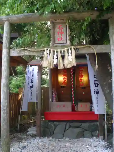 神明神社の末社