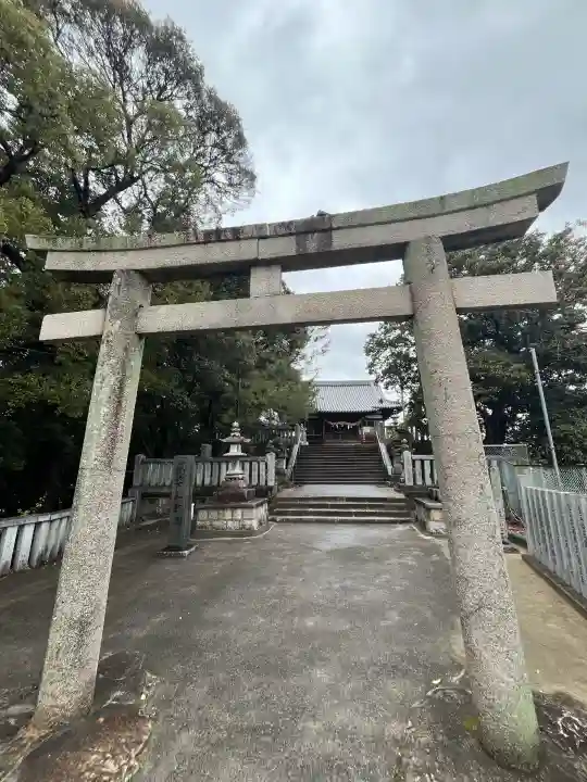 尾崎神社の{uncategorized: "未分類", other: "その他", undefined: "問題あり", building: "その他建物", grave: "お墓", sacred_gate: "鳥居", guardian: "狛犬", statue: "像", buddha: "仏像", history: "歴史", nature: "自然", garden: "庭園", animal: "動物", pagoda: "塔", temizu: "手水舎", mountain_gate: "山門・神門", sanctuary: "本殿・本堂", subordinate: "末社・摂社", art: "芸術", scenery: "景色", jizo: "地蔵", ema: "絵馬", goshuin: "御朱印", omikuji: "おみくじ", items: "授与品その他", amulet: "お守り", goshuincho: "御朱印帳", eats: "食事", festival: "お祭り", votive_dance: "神楽", shichigosan: "七五三参", wedding: "結婚式", experience: "体験その他", initially: "初詣", around: "周辺", anti_infection: "感染症対策"}