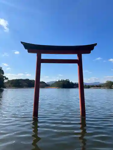 薦神社の鳥居