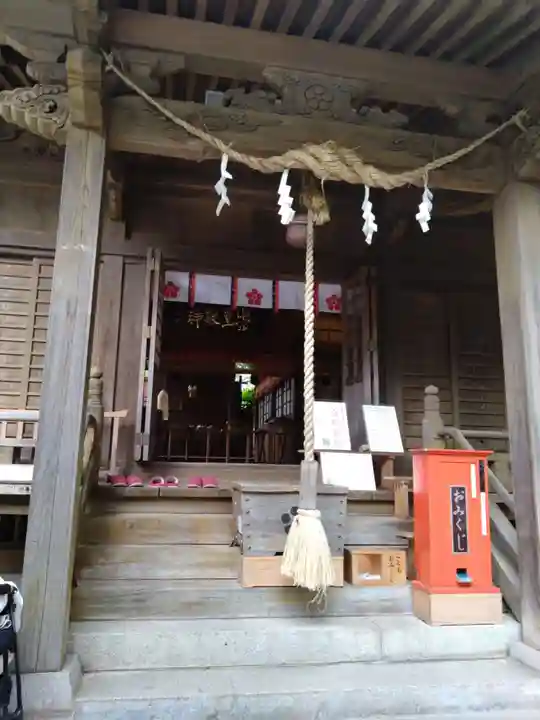 山崎菅原神社の本殿・本堂