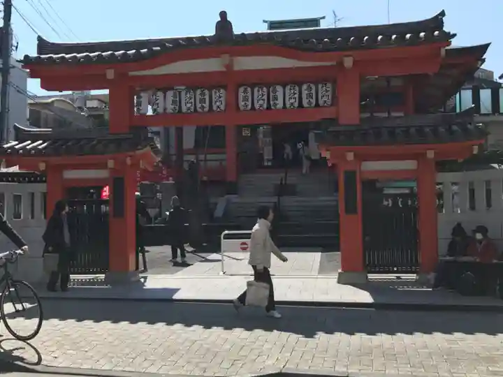 善國寺の山門・神門