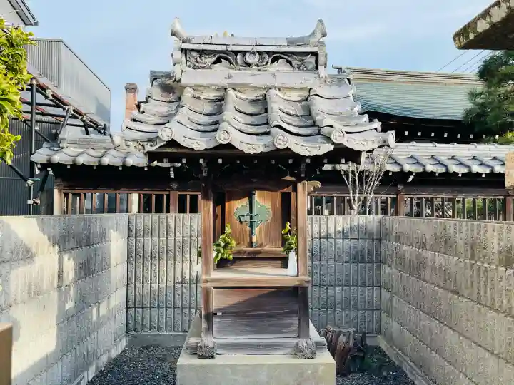 西町愛宕社の{uncategorized: "未分類", other: "その他", undefined: "問題あり", building: "その他建物", grave: "お墓", sacred_gate: "鳥居", guardian: "狛犬", statue: "像", buddha: "仏像", history: "歴史", nature: "自然", garden: "庭園", animal: "動物", pagoda: "塔", temizu: "手水舎", mountain_gate: "山門・神門", sanctuary: "本殿・本堂", subordinate: "末社・摂社", art: "芸術", scenery: "景色", jizo: "地蔵", ema: "絵馬", goshuin: "御朱印", omikuji: "おみくじ", items: "授与品その他", amulet: "お守り", goshuincho: "御朱印帳", eats: "食事", festival: "お祭り", votive_dance: "神楽", shichigosan: "七五三参", wedding: "結婚式", experience: "体験その他", initially: "初詣", around: "周辺", anti_infection: "感染症対策"}