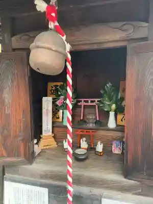 通元院（瘡守稲荷）の{uncategorized: "未分類", other: "その他", undefined: "問題あり", building: "その他建物", grave: "お墓", sacred_gate: "鳥居", guardian: "狛犬", statue: "像", buddha: "仏像", history: "歴史", nature: "自然", garden: "庭園", animal: "動物", pagoda: "塔", temizu: "手水舎", mountain_gate: "山門・神門", sanctuary: "本殿・本堂", subordinate: "末社・摂社", art: "芸術", scenery: "景色", jizo: "地蔵", ema: "絵馬", goshuin: "御朱印", omikuji: "おみくじ", items: "授与品その他", amulet: "お守り", goshuincho: "御朱印帳", eats: "食事", festival: "お祭り", votive_dance: "神楽", shichigosan: "七五三参", wedding: "結婚式", experience: "体験その他", initially: "初詣", around: "周辺", anti_infection: "感染症対策"}