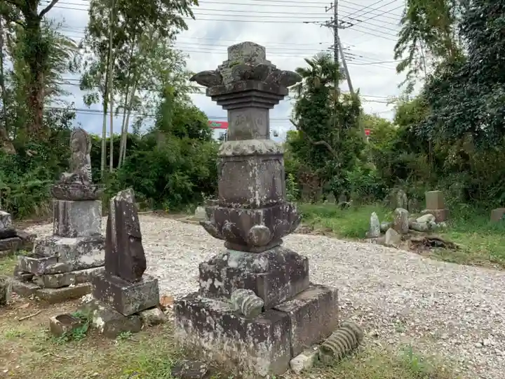 野里不動尊宝泉院の塔