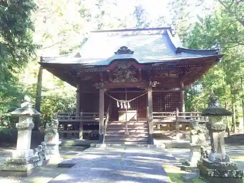 龜山神社の本殿