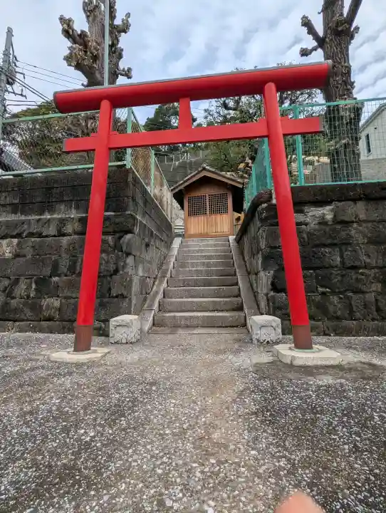 根岸町王子稲荷社の{uncategorized: "未分類", other: "その他", undefined: "問題あり", building: "その他建物", grave: "お墓", sacred_gate: "鳥居", guardian: "狛犬", statue: "像", buddha: "仏像", history: "歴史", nature: "自然", garden: "庭園", animal: "動物", pagoda: "塔", temizu: "手水舎", mountain_gate: "山門・神門", sanctuary: "本殿・本堂", subordinate: "末社・摂社", art: "芸術", scenery: "景色", jizo: "地蔵", ema: "絵馬", goshuin: "御朱印", omikuji: "おみくじ", items: "授与品その他", amulet: "お守り", goshuincho: "御朱印帳", eats: "食事", festival: "お祭り", votive_dance: "神楽", shichigosan: "七五三参", wedding: "結婚式", experience: "体験その他", initially: "初詣", around: "周辺", anti_infection: "感染症対策"}