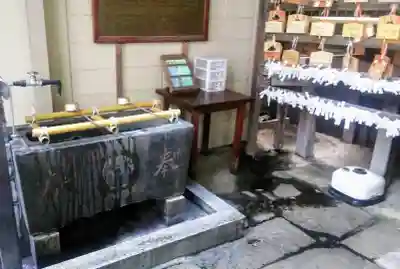 三河稲荷神社の手水舎