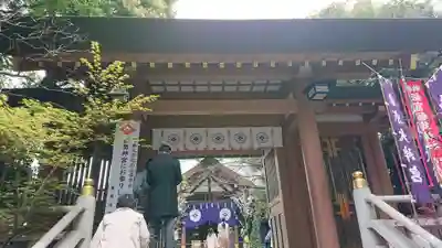 東京大神宮の山門・神門