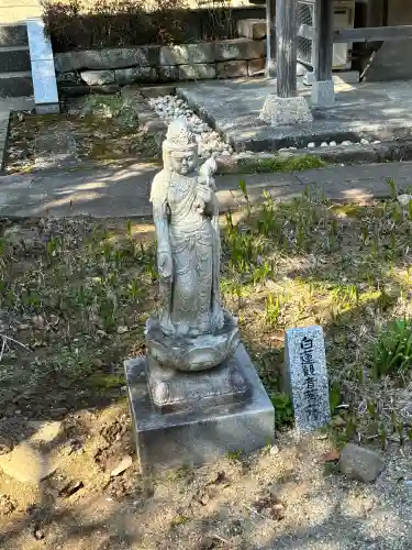 回春院の{uncategorized: "未分類", other: "その他", undefined: "問題あり", building: "その他建物", grave: "お墓", sacred_gate: "鳥居", guardian: "狛犬", statue: "像", buddha: "仏像", history: "歴史", nature: "自然", garden: "庭園", animal: "動物", pagoda: "塔", temizu: "手水舎", mountain_gate: "山門・神門", sanctuary: "本殿・本堂", subordinate: "末社・摂社", art: "芸術", scenery: "景色", jizo: "地蔵", ema: "絵馬", goshuin: "御朱印", omikuji: "おみくじ", items: "授与品その他", amulet: "お守り", goshuincho: "御朱印帳", eats: "食事", festival: "お祭り", votive_dance: "神楽", shichigosan: "七五三参", wedding: "結婚式", experience: "体験その他", initially: "初詣", around: "周辺", anti_infection: "感染症対策"}