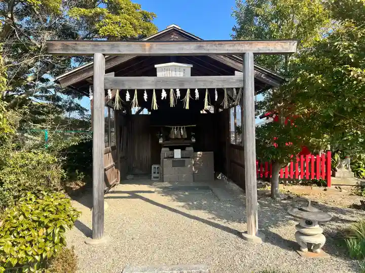 比佐豆知神社の{uncategorized: "未分類", other: "その他", undefined: "問題あり", building: "その他建物", grave: "お墓", sacred_gate: "鳥居", guardian: "狛犬", statue: "像", buddha: "仏像", history: "歴史", nature: "自然", garden: "庭園", animal: "動物", pagoda: "塔", temizu: "手水舎", mountain_gate: "山門・神門", sanctuary: "本殿・本堂", subordinate: "末社・摂社", art: "芸術", scenery: "景色", jizo: "地蔵", ema: "絵馬", goshuin: "御朱印", omikuji: "おみくじ", items: "授与品その他", amulet: "お守り", goshuincho: "御朱印帳", eats: "食事", festival: "お祭り", votive_dance: "神楽", shichigosan: "七五三参", wedding: "結婚式", experience: "体験その他", initially: "初詣", around: "周辺", anti_infection: "感染症対策"}